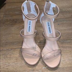 never worn Steve Madden pumps